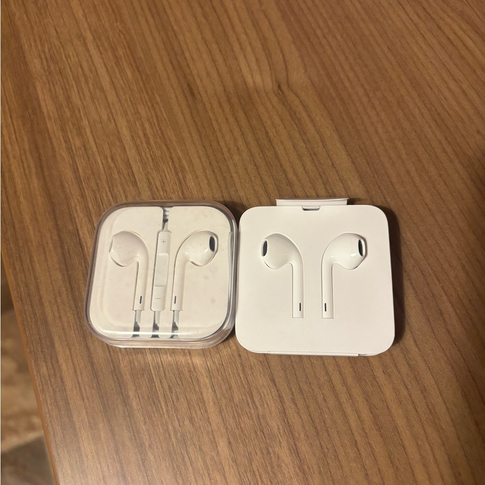 Apple EarPods - 2 pairs